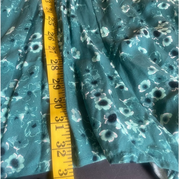 Green floral jumper, adjustable Y back, V neck, spaghetti straps,shorts,Medium - Picture 12 of 13